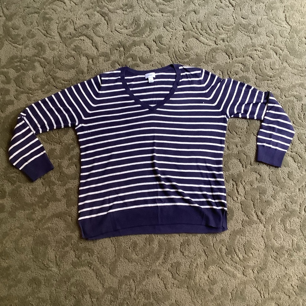 (Bin 8)  Old navy v-neck striped sweater, Size XL